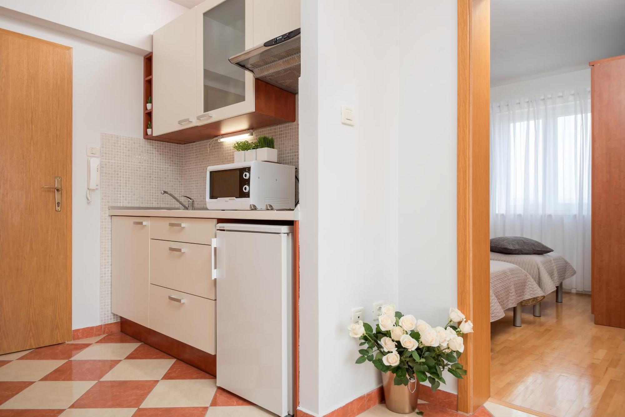 Apartments And Rooms With Parking Space Rogoznica - 10339 Habitación foto