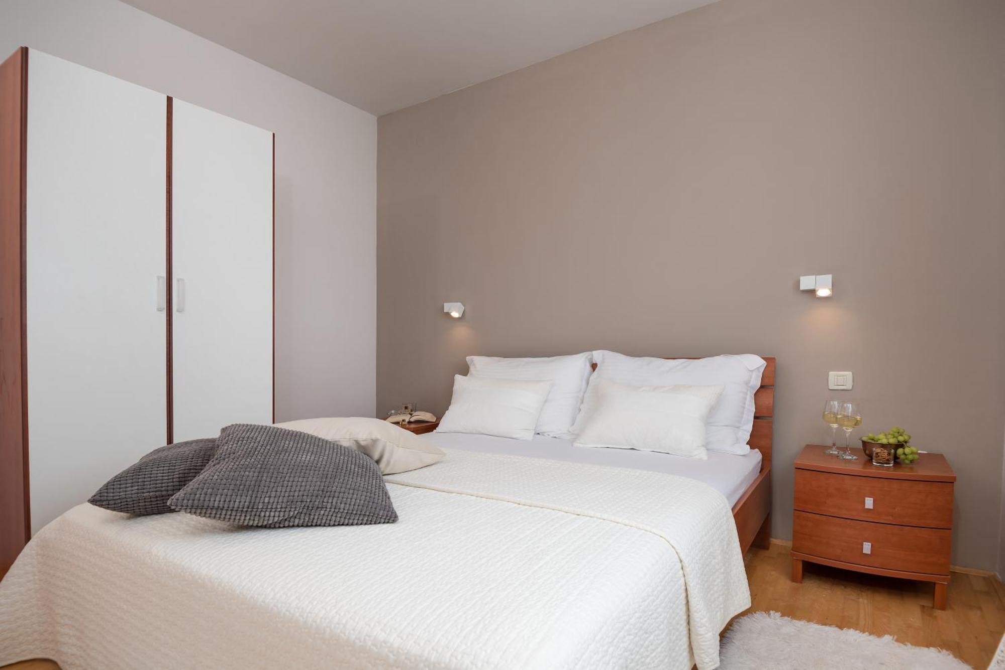 Apartments And Rooms With Parking Space Rogoznica - 10339 Habitación foto